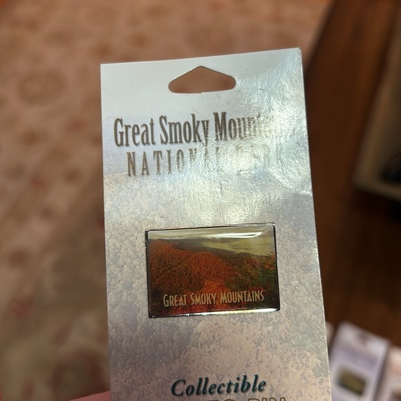 Bundle of Great Smoky Mountains National Park Collector Pins 7 pins - Picture 7 of 12